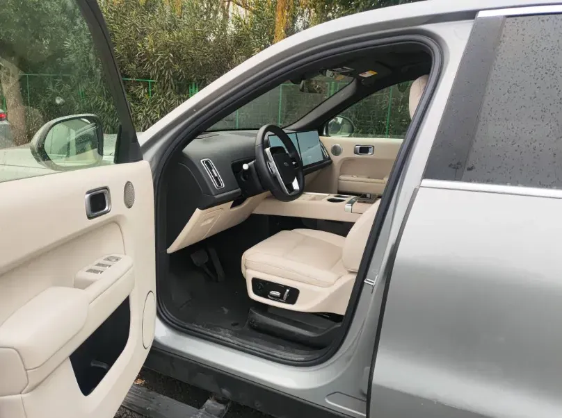 2024 Li L9 Range Extended 154HP REEV 52.3KWH,autocango,china used car exporter,china ev exporter,chinese used car exporter,chinese used ev exporter