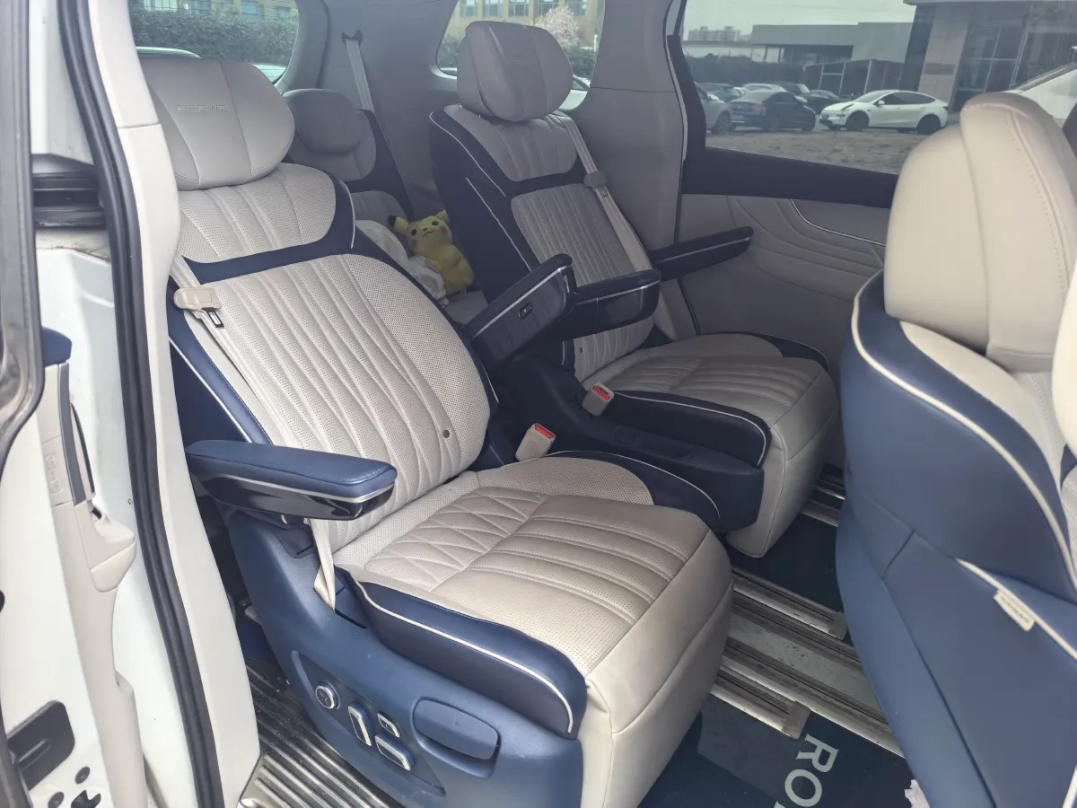 2021 Roewe iMAX8 2.0T 234HP L4 8AT,autocango,china used car exporter,china ev exporter,chinese used car exporter,chinese used ev exporter