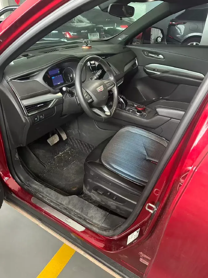 2022 Cadillac XT4 2.0T 237HP L4 9AT,autocango,china used car exporter,china ev exporter,chinese used car exporter,chinese used ev exporter