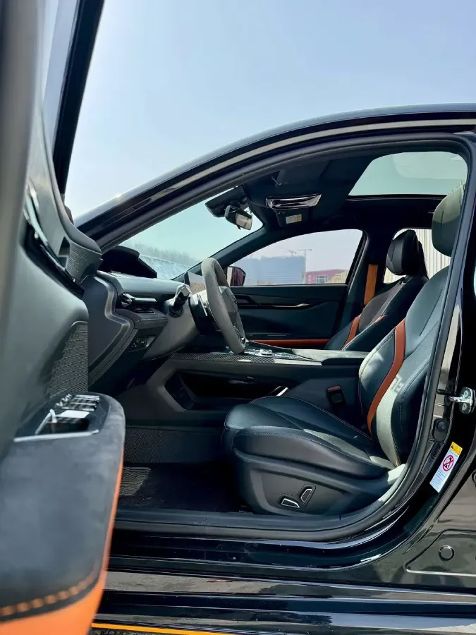 2022 ChangAn UNI-V 1.5T 188HP L4 7DCT,autocango,china used car exporter,china ev exporter,chinese used car exporter,chinese used ev exporter