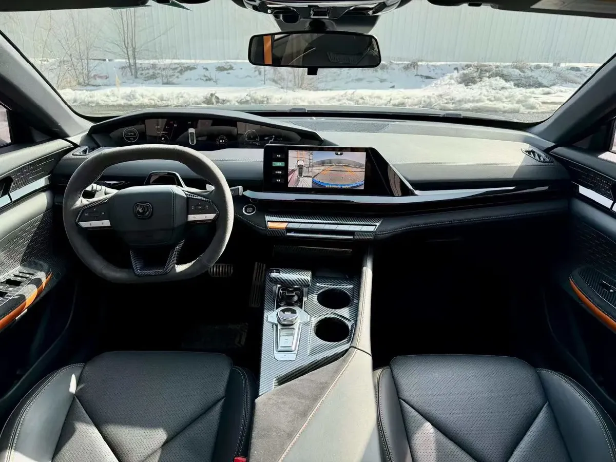 2022 ChangAn UNI-V 1.5T 188HP L4 7DCT,autocango,china used car exporter,china ev exporter,chinese used car exporter,chinese used ev exporter