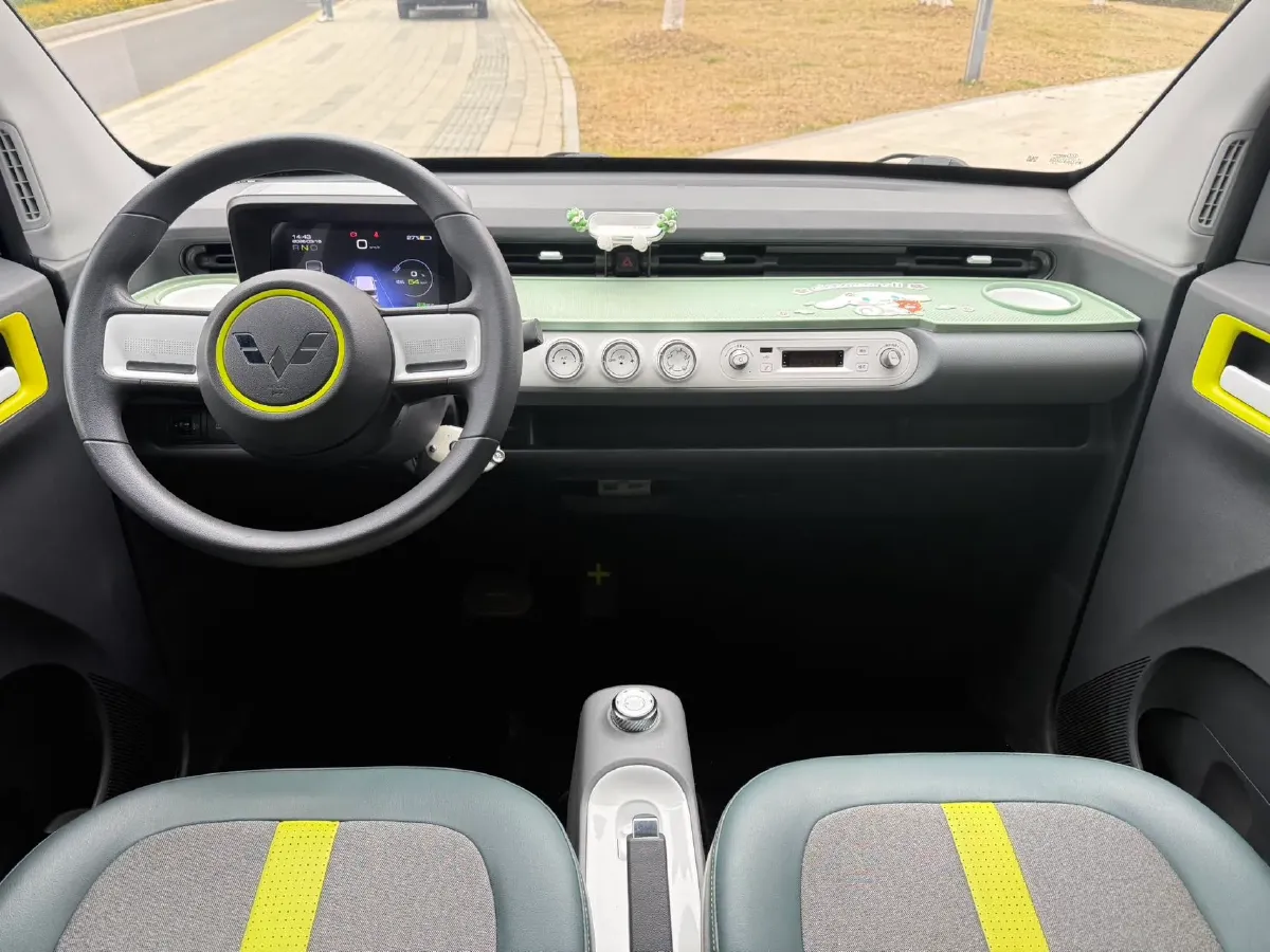 2022 WuLing HongGuang MINI EV BEV 17.3KWH,autocango,china used car exporter,china ev exporter,chinese used car exporter,chinese used ev exporter