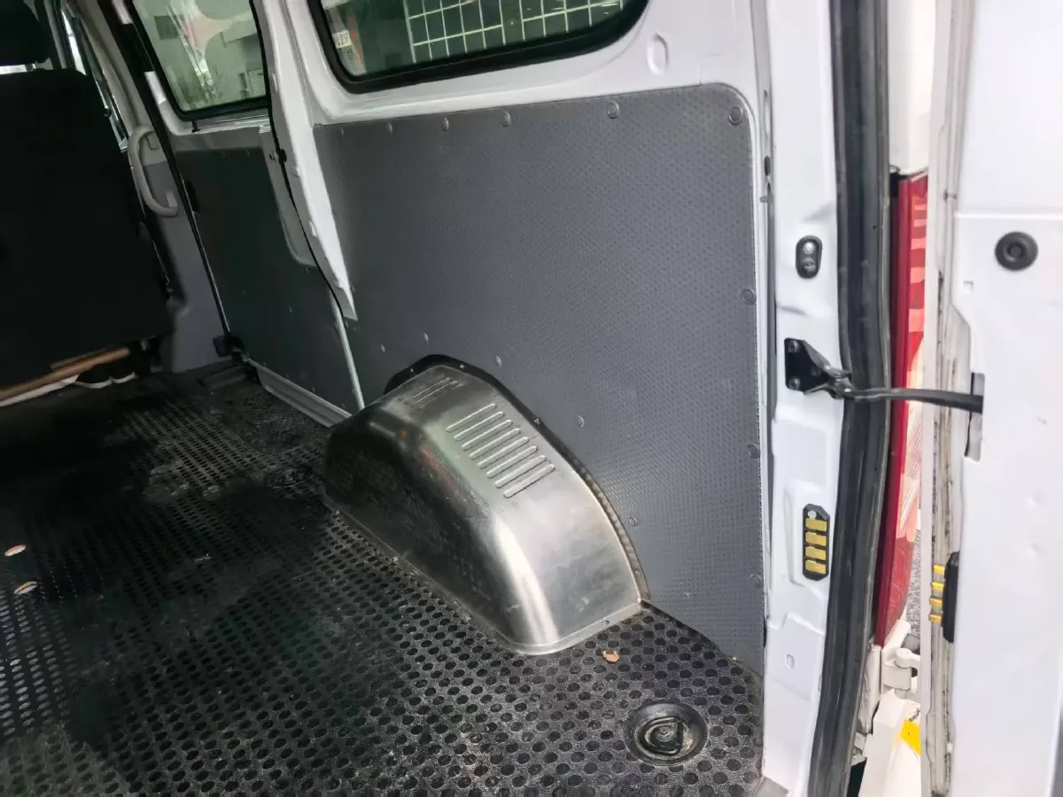 2019 MAXUS XinTu V80 2.5T 136HP L4 6MT,autocango,china used car exporter,china ev exporter,chinese used car exporter,chinese used ev exporter