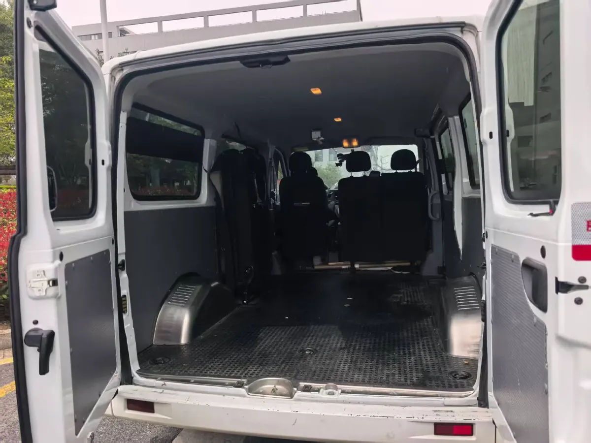 2019 MAXUS XinTu V80 2.5T 136HP L4 6MT,autocango,china used car exporter,china ev exporter,chinese used car exporter,chinese used ev exporter