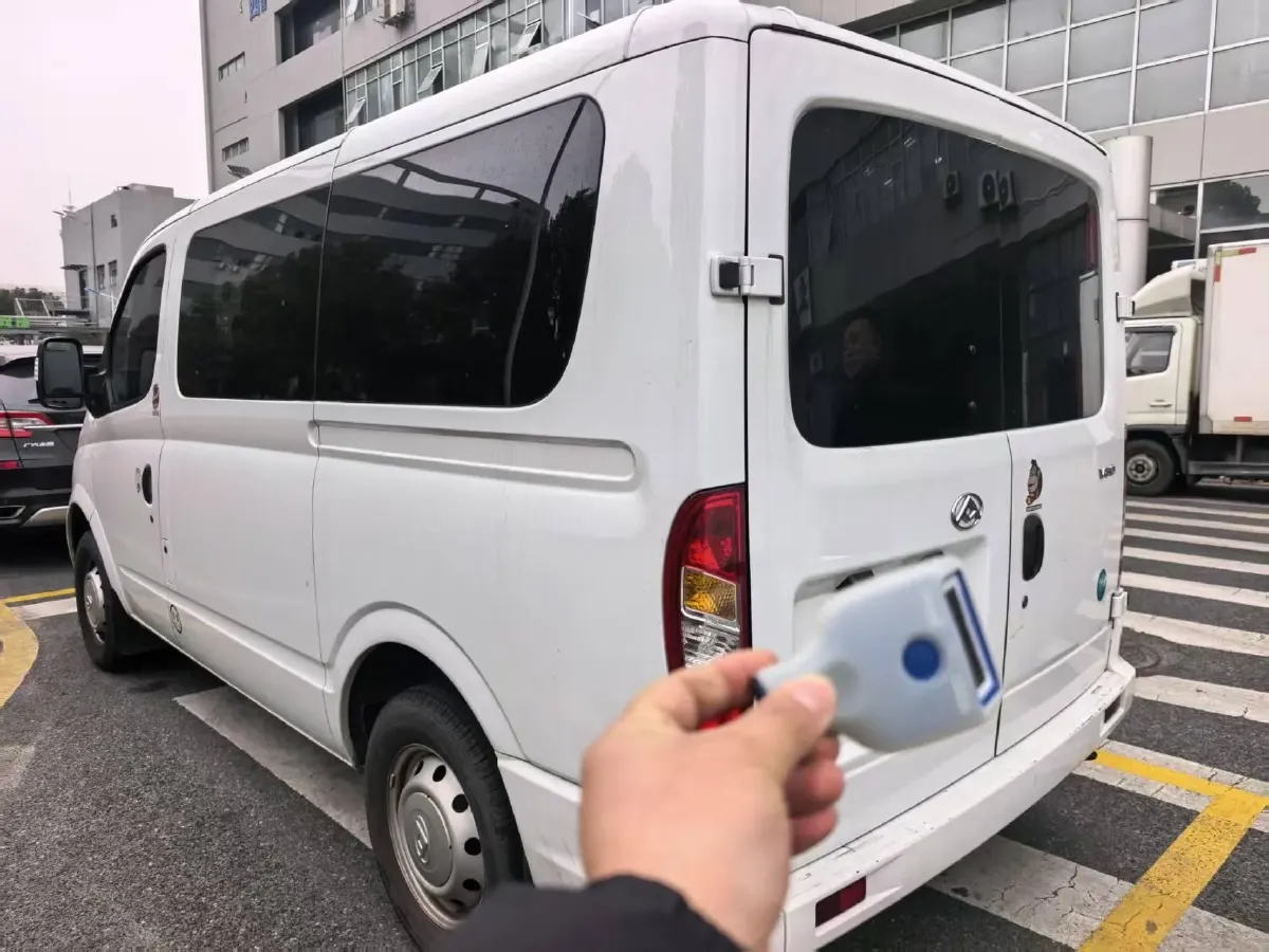 2019 MAXUS XinTu V80 2.5T 136HP L4 6MT,autocango,china used car exporter,china ev exporter,chinese used car exporter,chinese used ev exporter