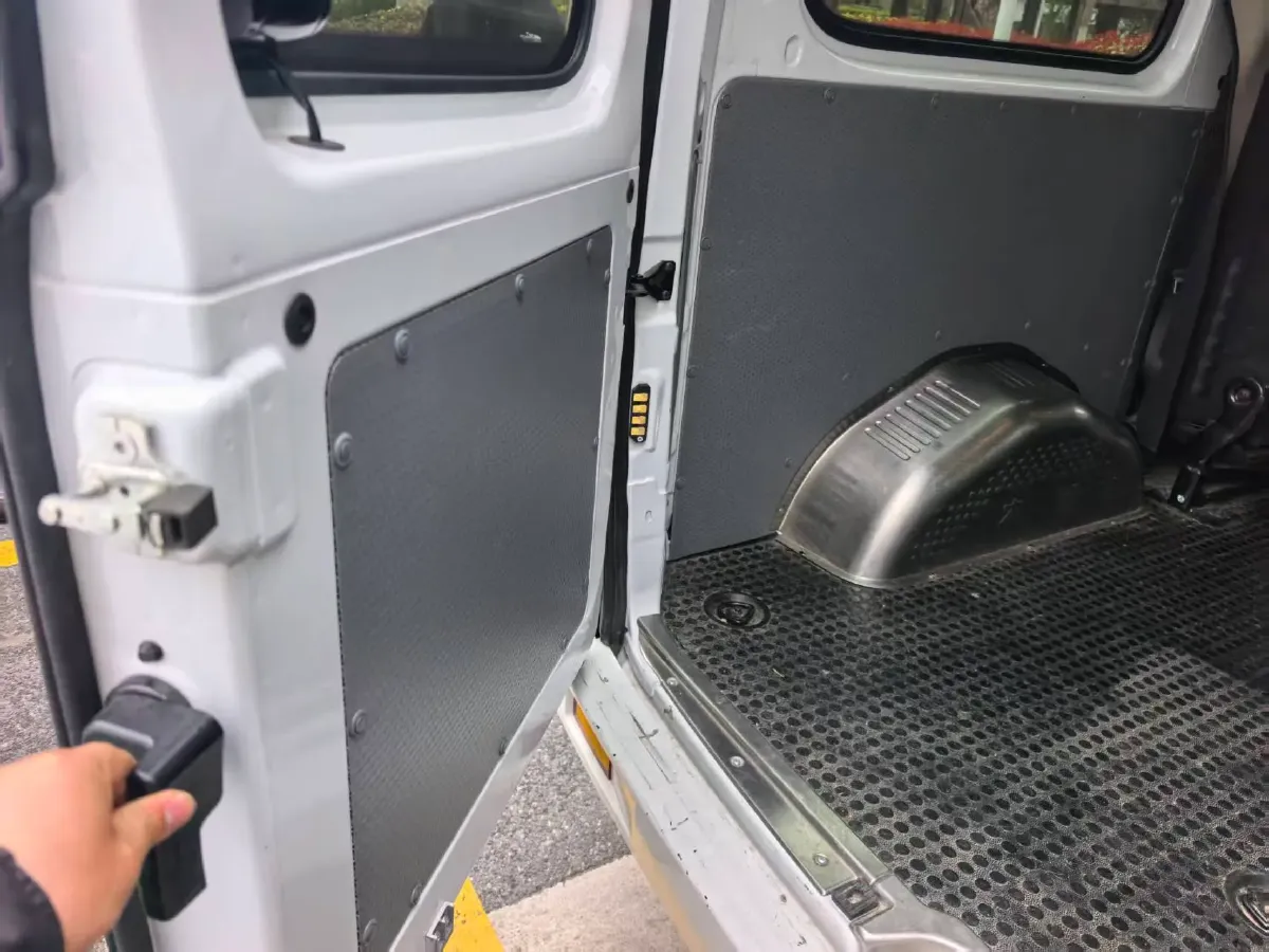 2019 MAXUS XinTu V80 2.5T 136HP L4 6MT,autocango,china used car exporter,china ev exporter,chinese used car exporter,chinese used ev exporter