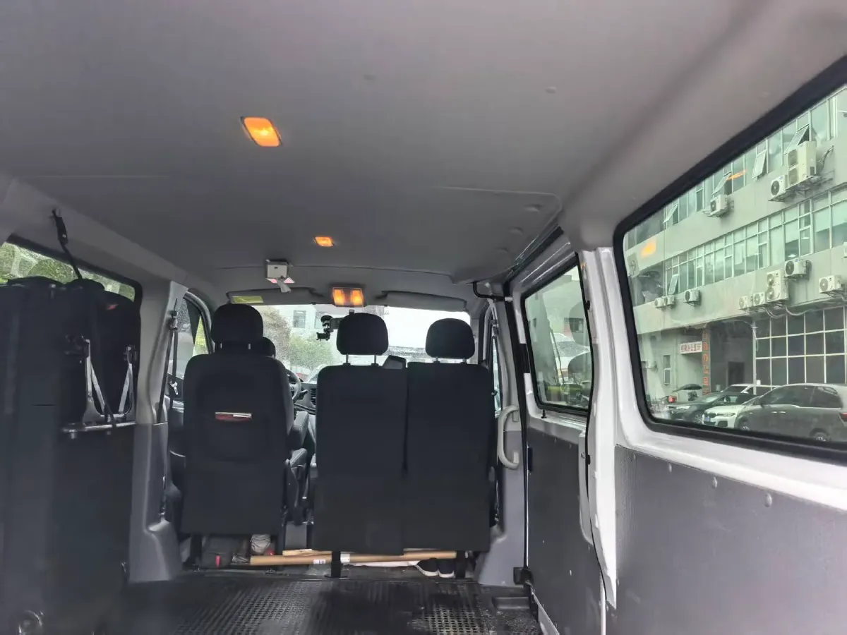 2019 MAXUS XinTu V80 2.5T 136HP L4 6MT,autocango,china used car exporter,china ev exporter,chinese used car exporter,chinese used ev exporter