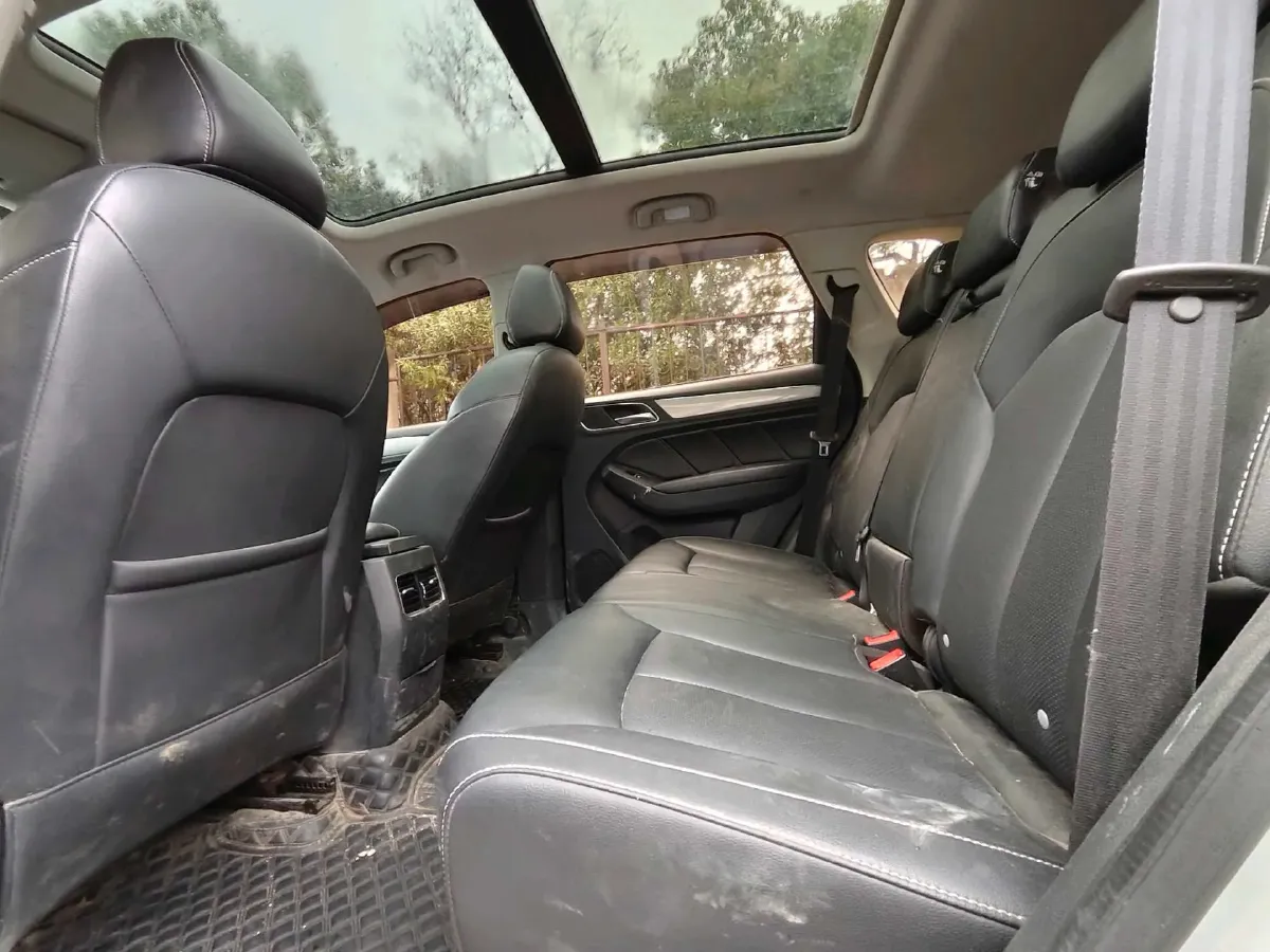 2016 Roewe RX5 2.0T 220HP L4 6DCT,autocango,china used car exporter,china ev exporter,chinese used car exporter,chinese used ev exporter