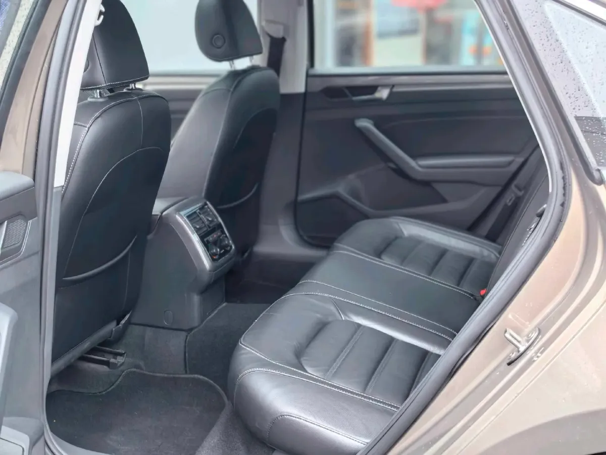 2017 Volkswagen Passat 1.8T 180HP L4 7DCT,autocango,china used car exporter,china ev exporter,chinese used car exporter,chinese used ev exporter