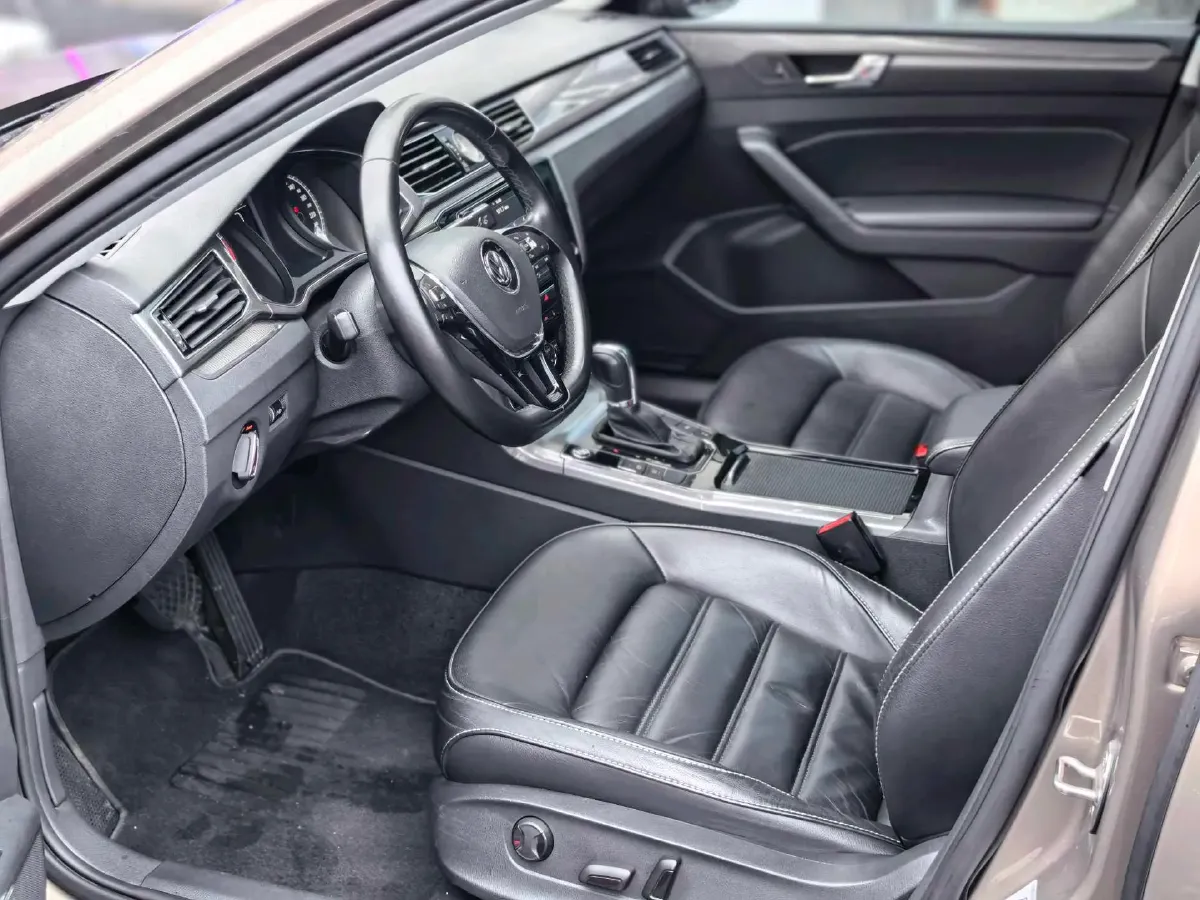 2017 Volkswagen Passat 1.8T 180HP L4 7DCT,autocango,china used car exporter,china ev exporter,chinese used car exporter,chinese used ev exporter