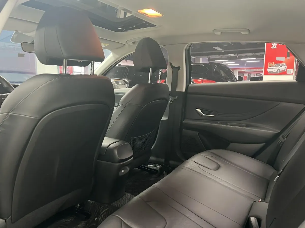 2021 Hyundai Elantra 1.5L 115HP L4 CVT,autocango,china used car exporter,china ev exporter,chinese used car exporter,chinese used ev exporter