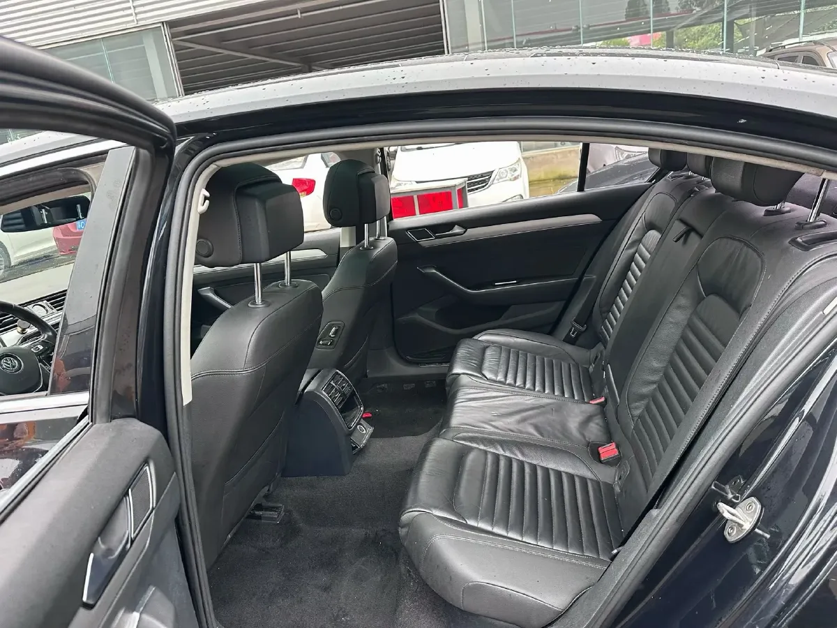 2018 Volkswagen Magotan 1.8T 180HP L4 7DCT,autocango,china used car exporter,china ev exporter,chinese used car exporter,chinese used ev exporter