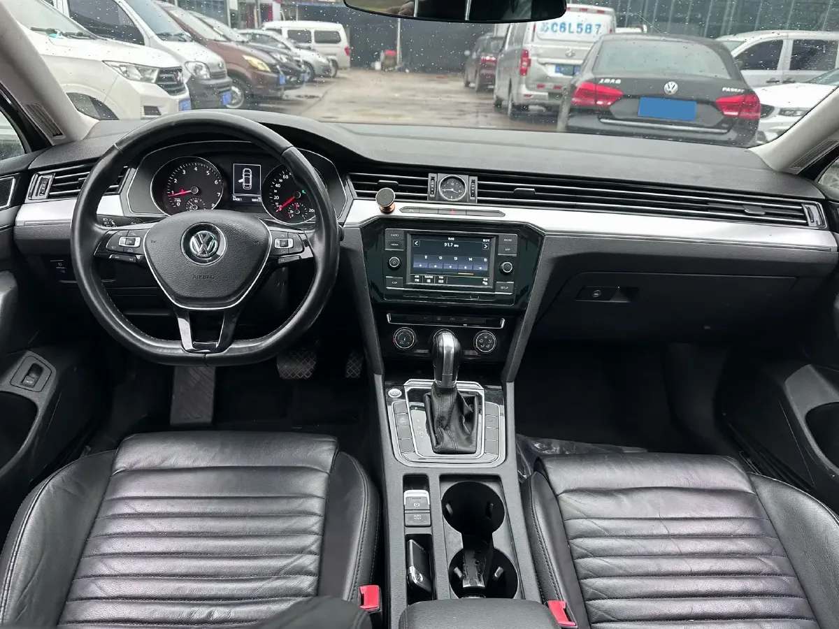2018 Volkswagen Magotan 1.8T 180HP L4 7DCT,autocango,china used car exporter,china ev exporter,chinese used car exporter,chinese used ev exporter