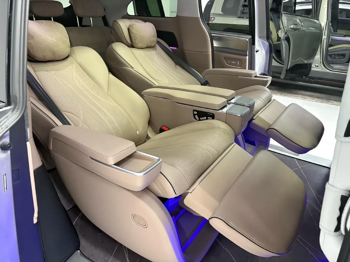 2024 Xpeng X9 BEV 84.5KWH,autocango,china used car exporter,china ev exporter,chinese used car exporter,chinese used ev exporter