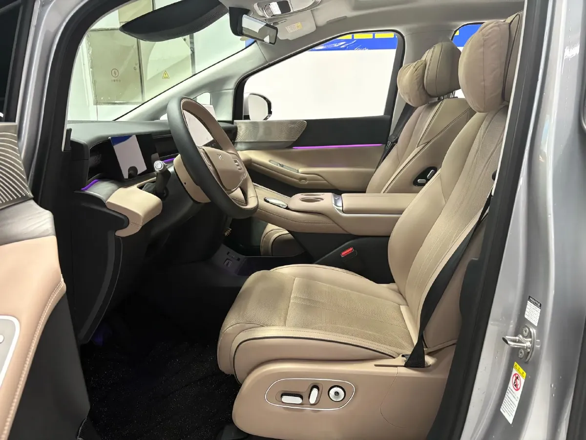 2024 Xpeng X9 BEV 84.5KWH,autocango,china used car exporter,china ev exporter,chinese used car exporter,chinese used ev exporter