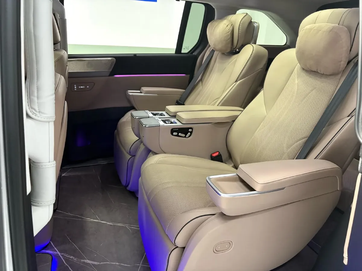 2024 Xpeng X9 BEV 84.5KWH,autocango,china used car exporter,china ev exporter,chinese used car exporter,chinese used ev exporter