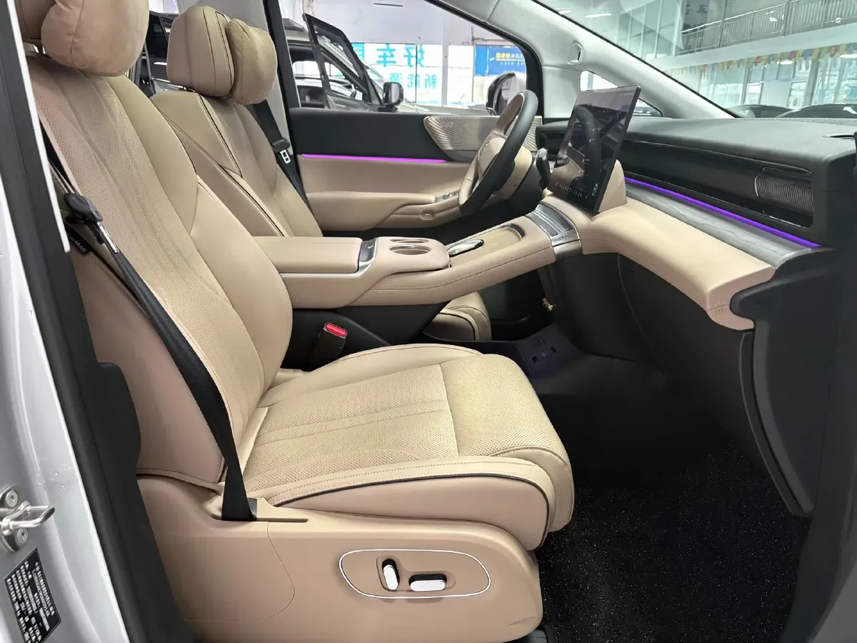 2024 Xpeng X9 BEV 84.5KWH,autocango,china used car exporter,china ev exporter,chinese used car exporter,chinese used ev exporter