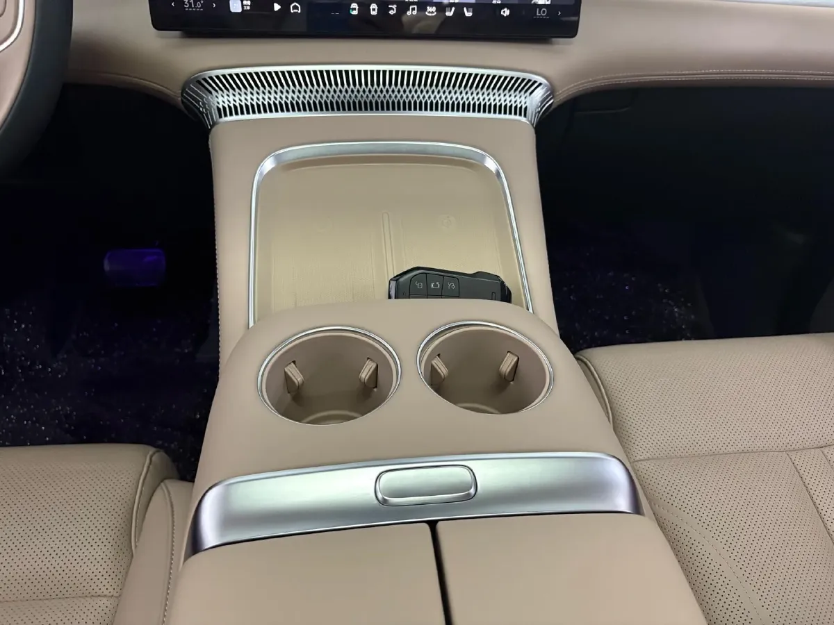 2024 Xpeng X9 BEV 84.5KWH,autocango,china used car exporter,china ev exporter,chinese used car exporter,chinese used ev exporter