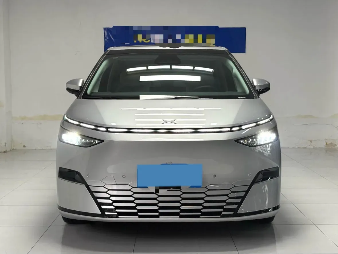 2024 Xpeng X9 BEV 84.5KWH,autocango,china used car exporter,china ev exporter,chinese used car exporter,chinese used ev exporter