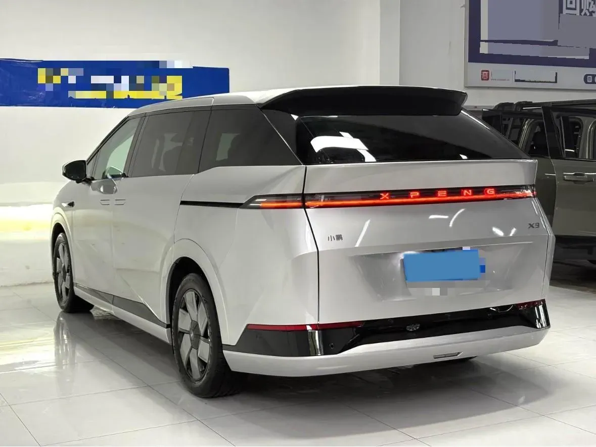 2024 Xpeng X9 BEV 84.5KWH,autocango,china used car exporter,china ev exporter,chinese used car exporter,chinese used ev exporter