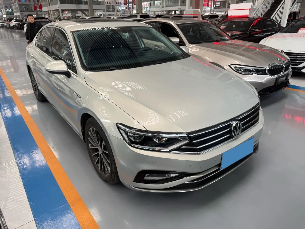 2020 Volkswagen Magotan 2.0T 186HP L4 7DCT,autocango,china used car exporter,china ev exporter,chinese used car exporter,chinese used ev exporter