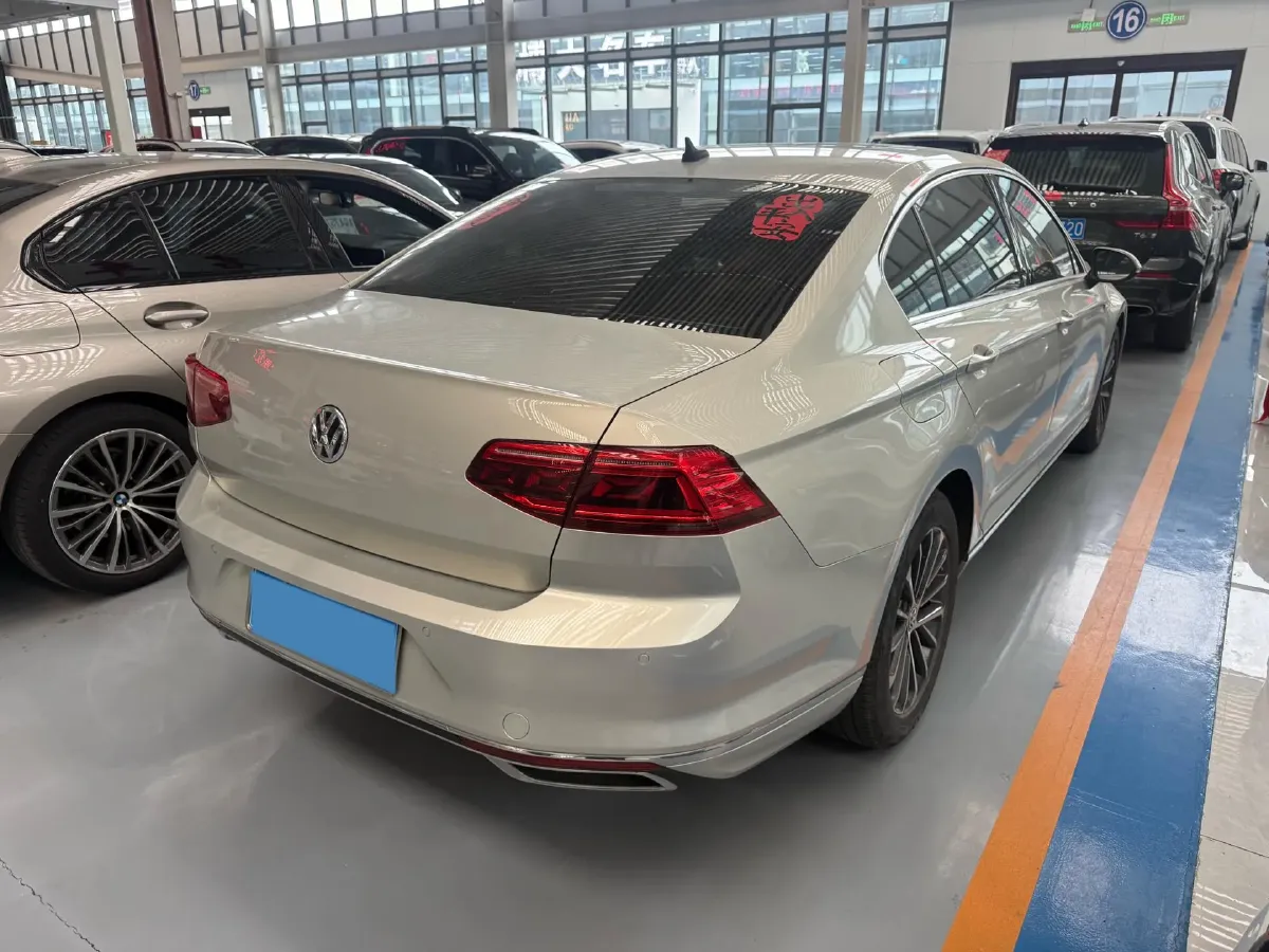 2020 Volkswagen Magotan 2.0T 186HP L4 7DCT,autocango,china used car exporter,china ev exporter,chinese used car exporter,chinese used ev exporter