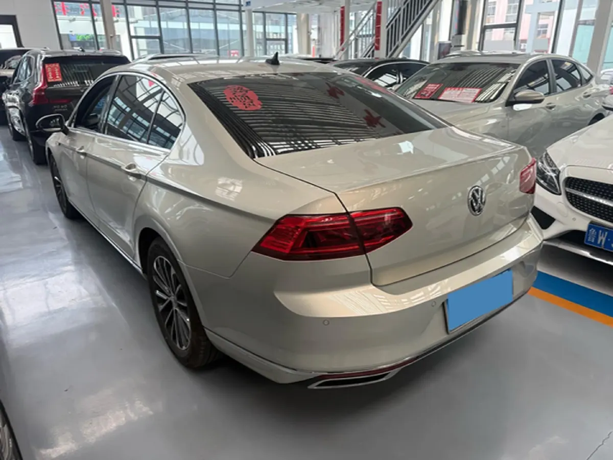 2020 Volkswagen Magotan 2.0T 186HP L4 7DCT,autocango,china used car exporter,china ev exporter,chinese used car exporter,chinese used ev exporter
