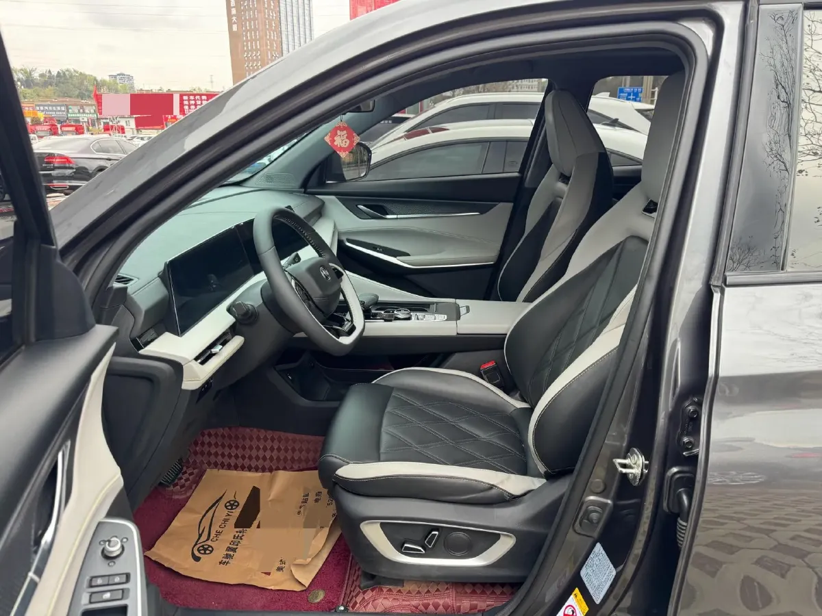 2023 ChangAn CS75 Plus 1.5T 188HP L4 8AT,autocango,china used car exporter,china ev exporter,chinese used car exporter,chinese used ev exporter