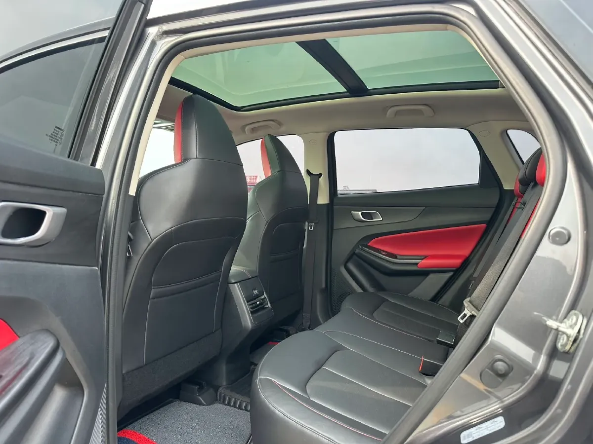 2022 ChangAn Oshan X7 Plus 1.5T 188HP L4 7DCT,autocango,china used car exporter,china ev exporter,chinese used car exporter,chinese used ev exporter