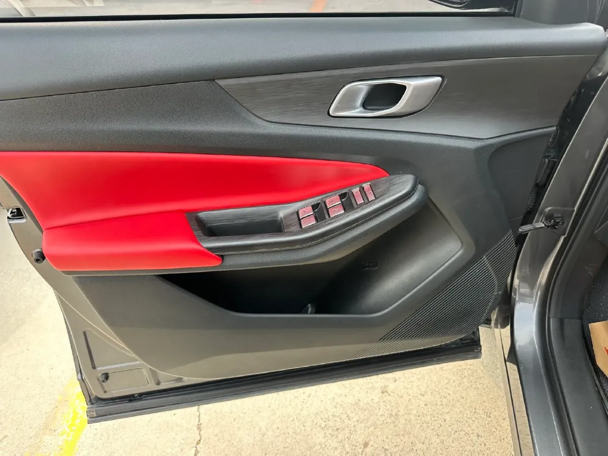 2022 ChangAn Oshan X7 Plus 1.5T 188HP L4 7DCT,autocango,china used car exporter,china ev exporter,chinese used car exporter,chinese used ev exporter