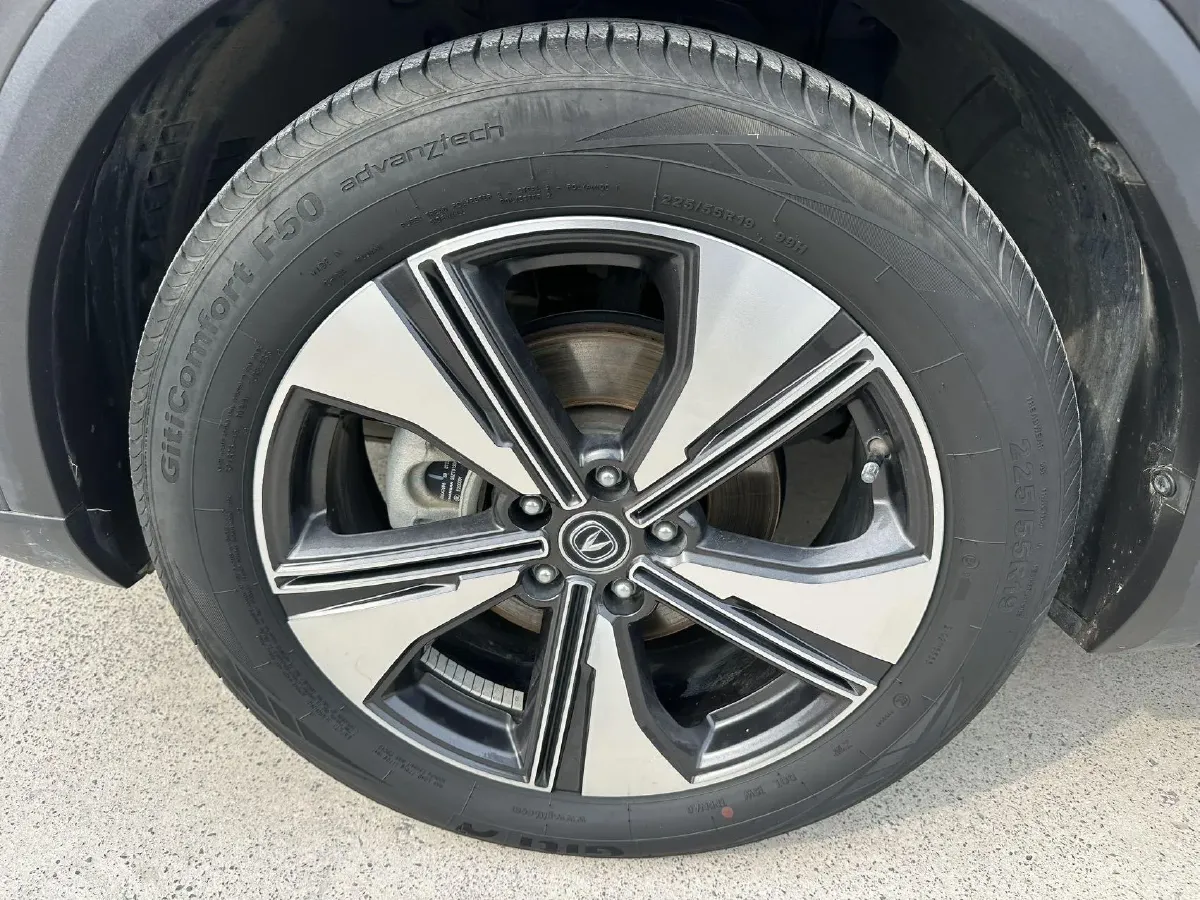 2022 ChangAn Oshan X7 Plus 1.5T 188HP L4 7DCT,autocango,china used car exporter,china ev exporter,chinese used car exporter,chinese used ev exporter