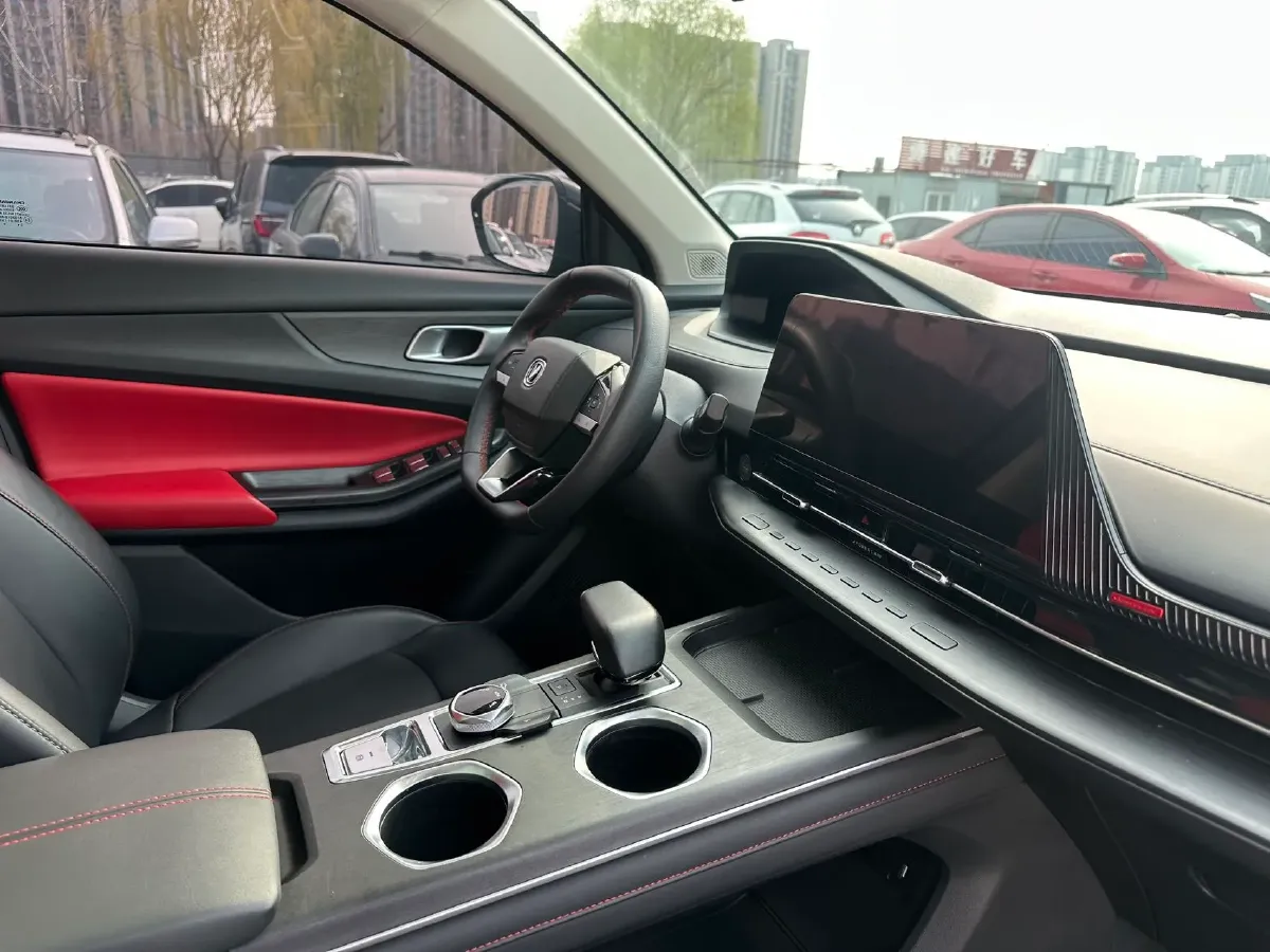 2022 ChangAn Oshan X7 Plus 1.5T 188HP L4 7DCT,autocango,china used car exporter,china ev exporter,chinese used car exporter,chinese used ev exporter