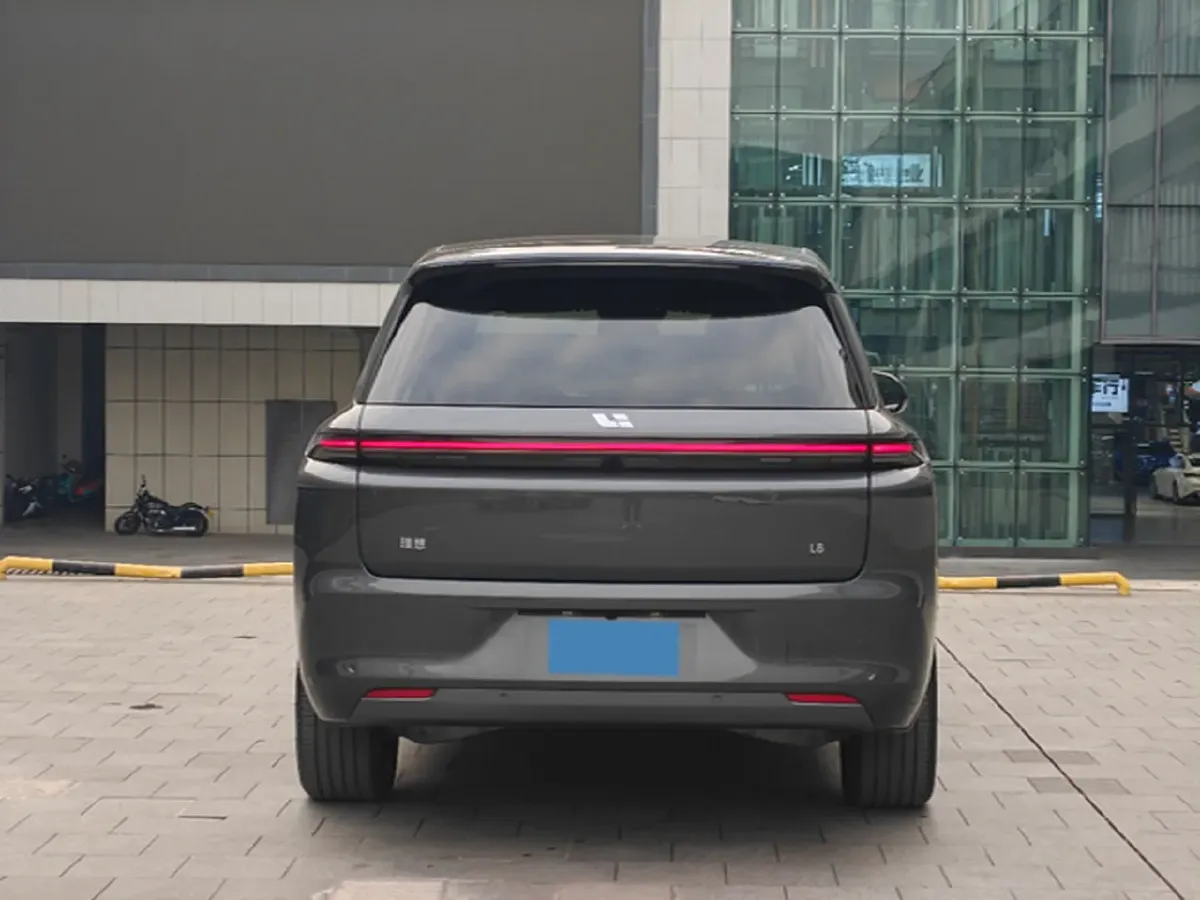 2024 Toyota Granvia 2.5L 189HP L4 E-CVT Hybrid,autocango,china used car exporter,china ev exporter,chinese used car exporter,chinese used ev exporter