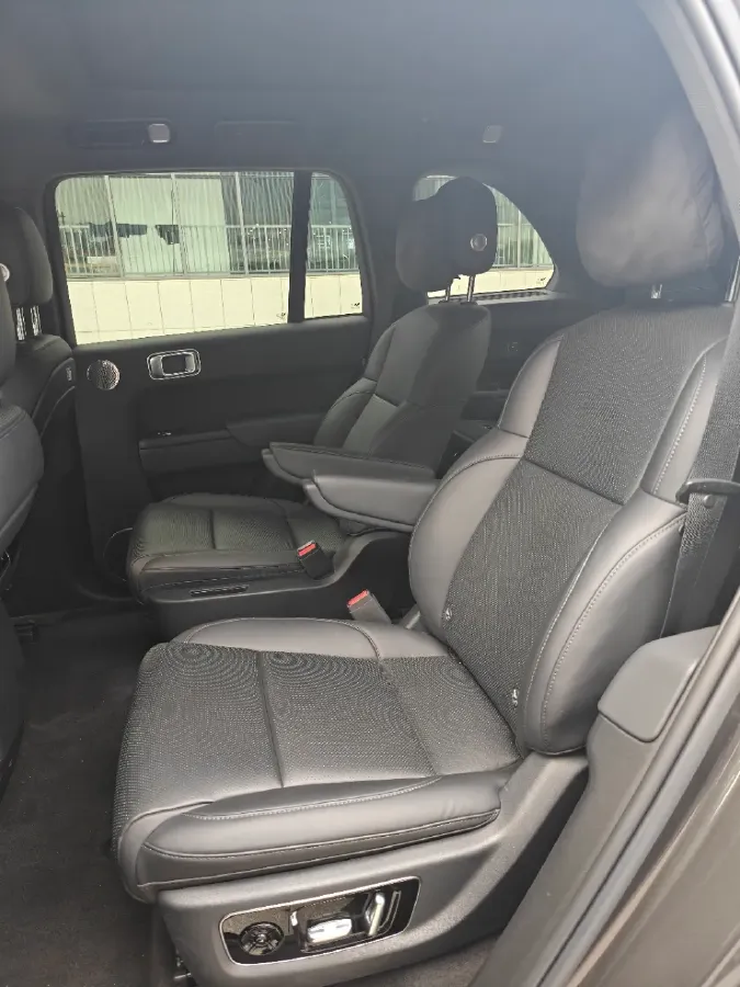 2024 Toyota Granvia 2.5L 189HP L4 E-CVT Hybrid,autocango,china used car exporter,china ev exporter,chinese used car exporter,chinese used ev exporter