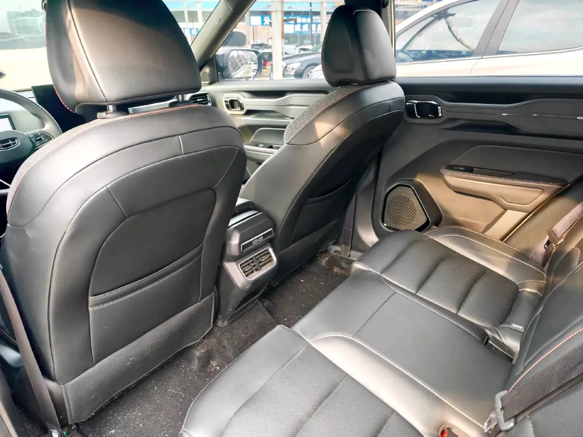 2025 Geely Cowboy 1.5T 181HP L4 7DCT,autocango,china used car exporter,china ev exporter,chinese used car exporter,chinese used ev exporter