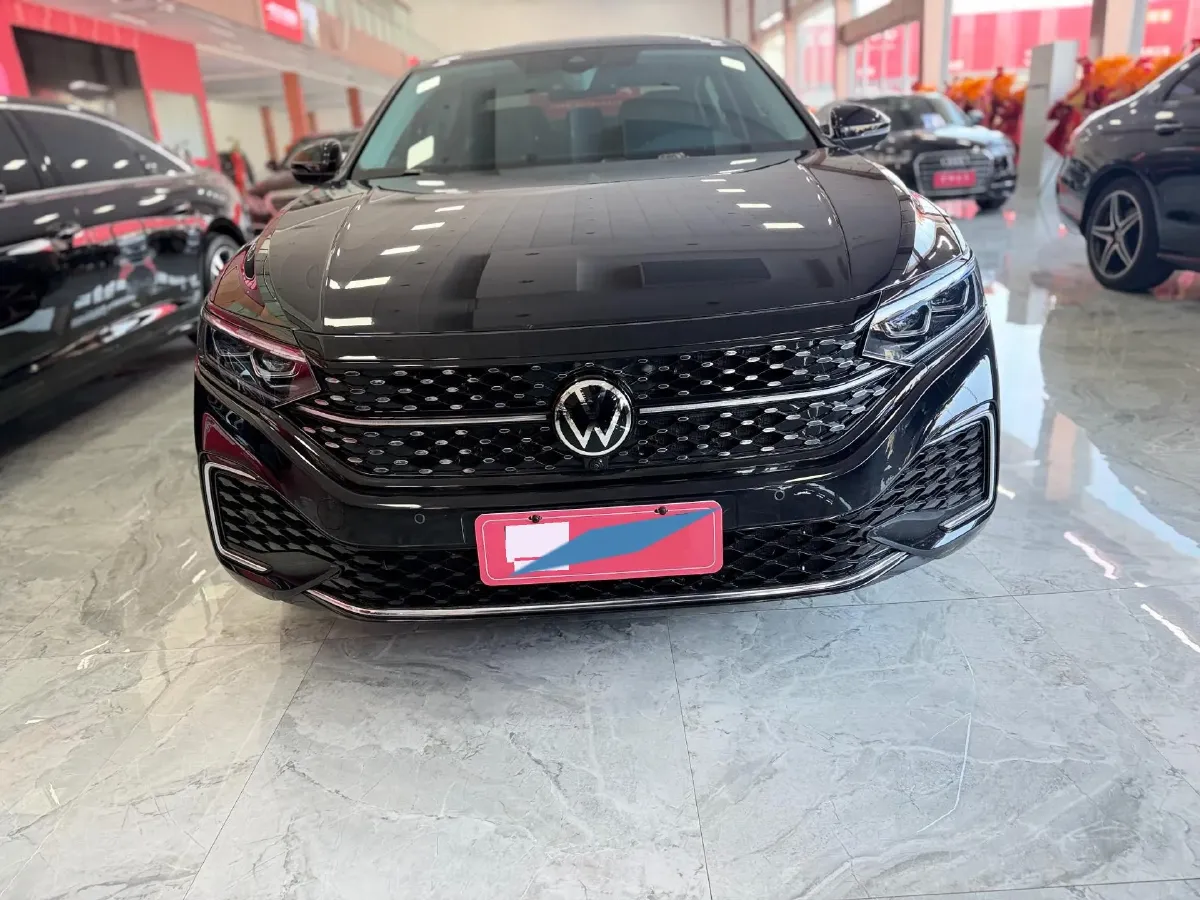 2024 Volkswagen Passat 2.0T 220HP L4 7DCT,autocango,china used car exporter,china ev exporter,chinese used car exporter,chinese used ev exporter