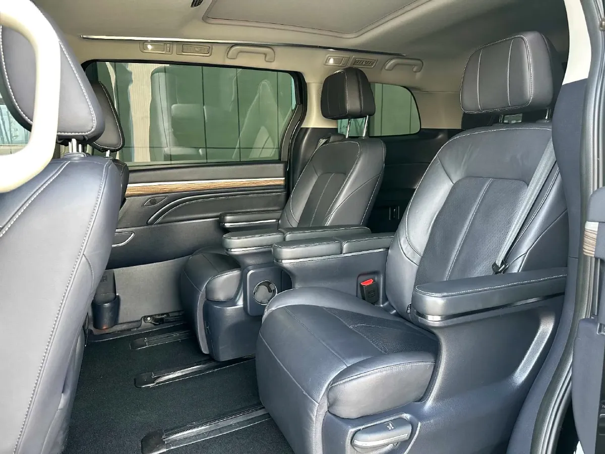 2021 GAC Trumpchi M8 2.0T 252HP L4 8AT,autocango,china used car exporter,china ev exporter,chinese used car exporter,chinese used ev exporter