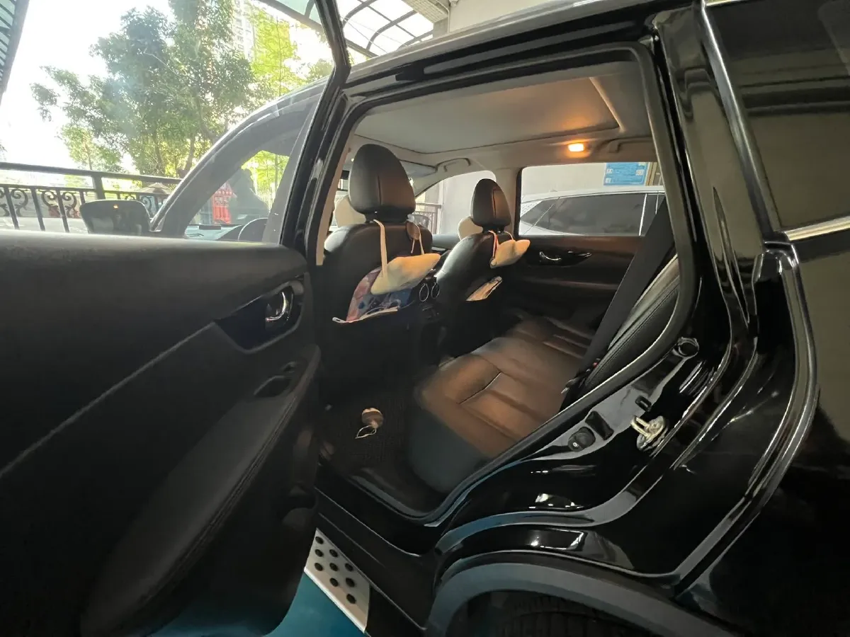 2021 Nissan X-Trail 2.0L 151HP L4 CVT,autocango,china used car exporter,china ev exporter,chinese used car exporter,chinese used ev exporter