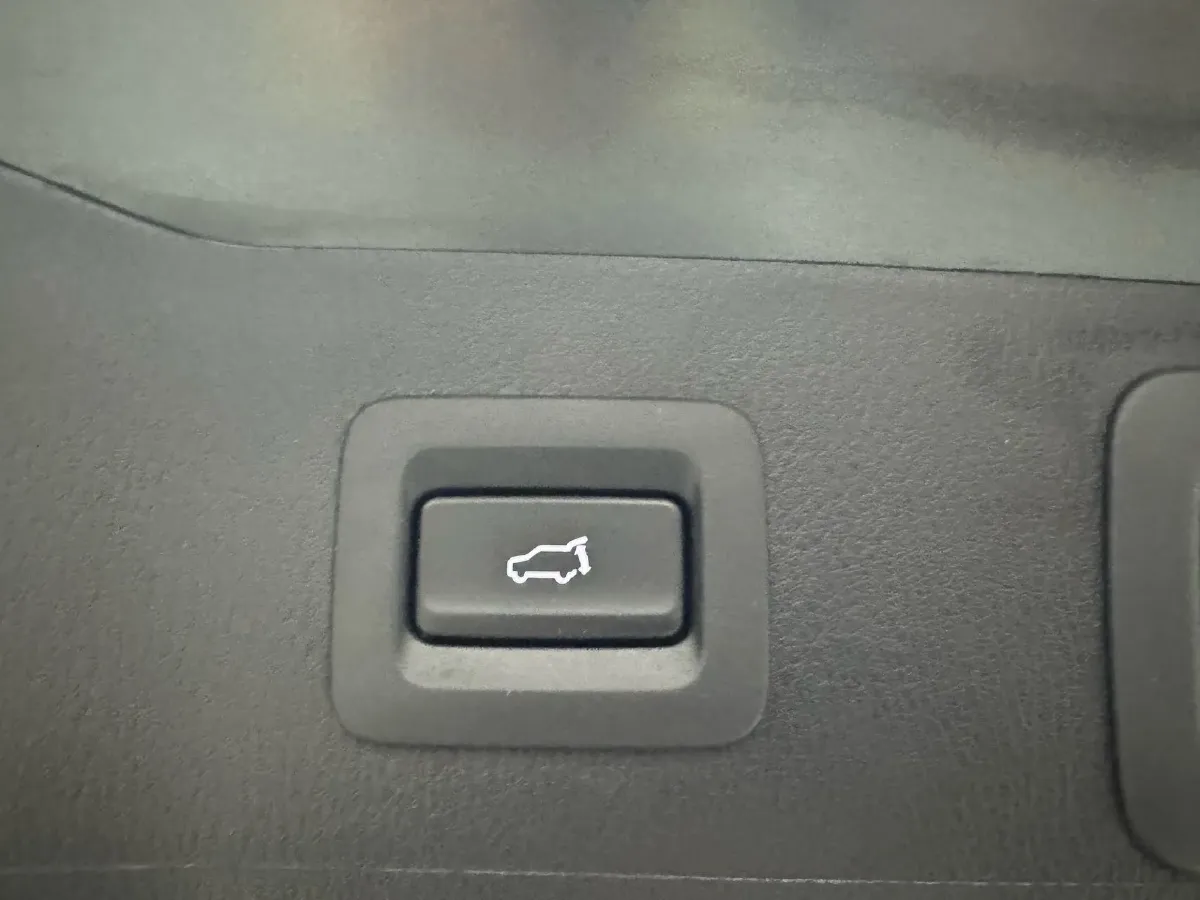 2022 MAXUS XinTu V90 2.0T 150HP L4 6AT,autocango,china used car exporter,china ev exporter,chinese used car exporter,chinese used ev exporter