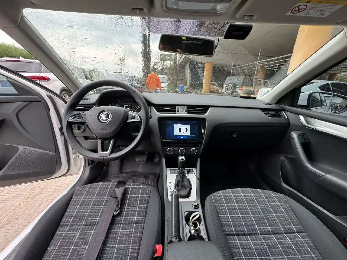 2020 Skoda Octavia 1.5L 113HP L4 6AT,autocango,china used car exporter,china ev exporter,chinese used car exporter,chinese used ev exporter