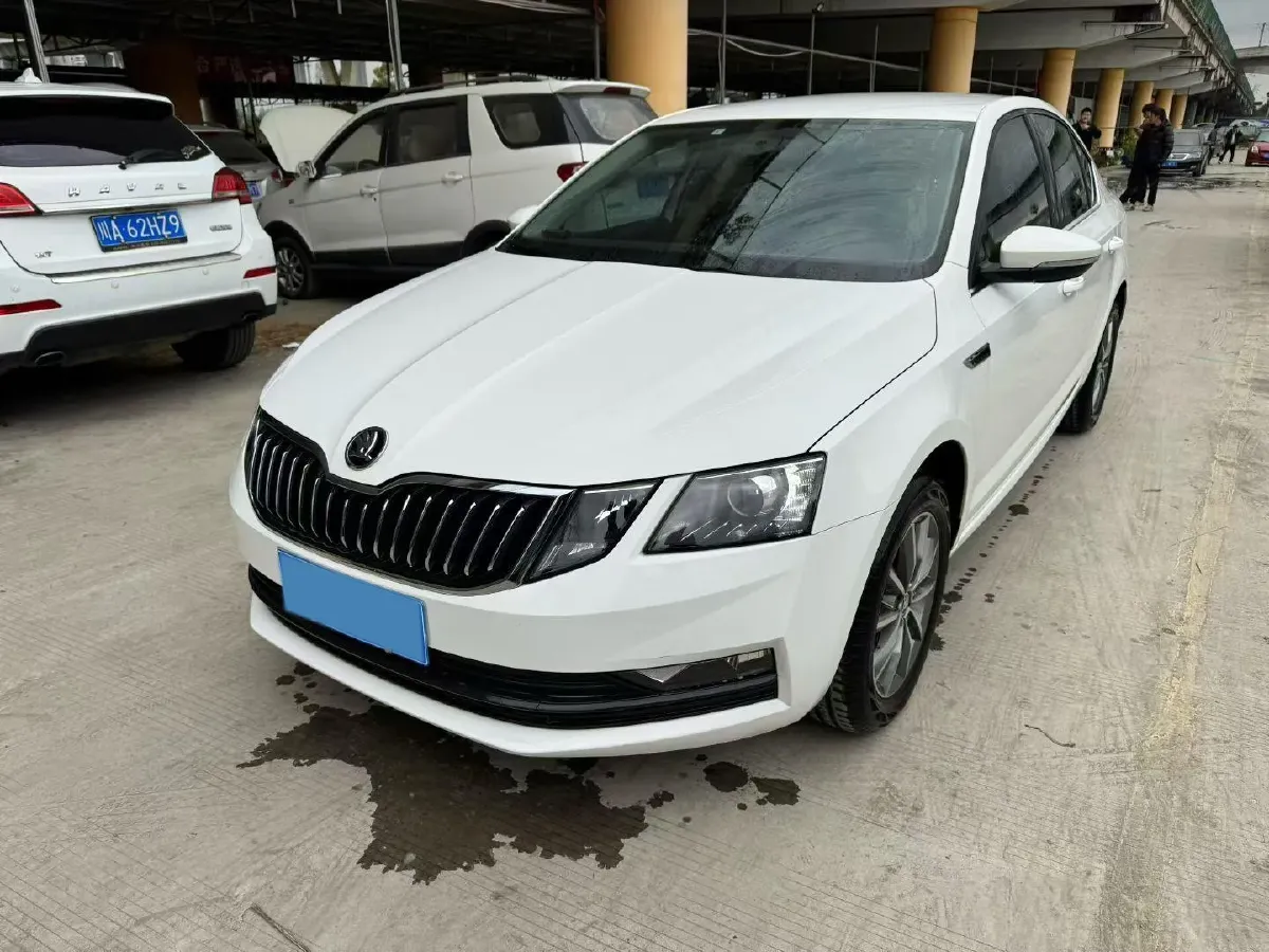 2020 Skoda Octavia 1.5L 113HP L4 6AT,autocango,china used car exporter,china ev exporter,chinese used car exporter,chinese used ev exporter