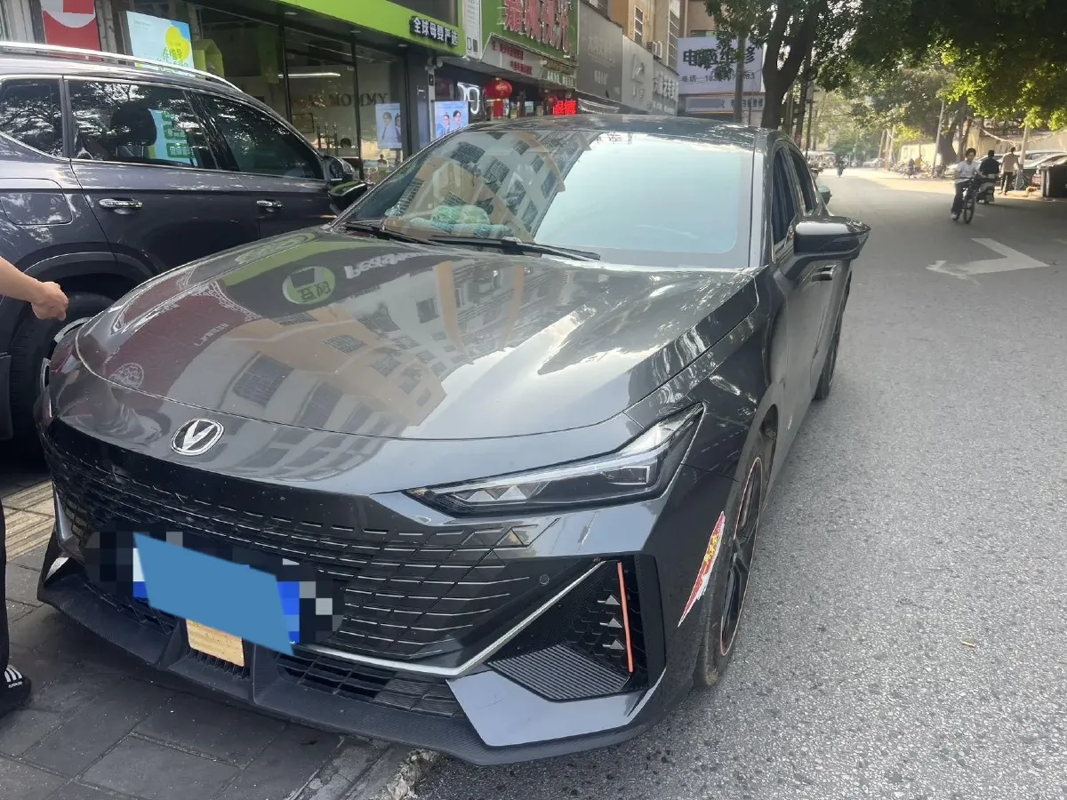2023 ChangAn UNI-V 1.5T 188HP L4 7DCT,autocango,china used car exporter,china ev exporter,chinese used car exporter,chinese used ev exporter