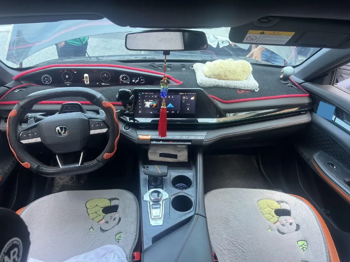 2023 ChangAn UNI-V 1.5T 188HP L4 7DCT,autocango,china used car exporter,china ev exporter,chinese used car exporter,chinese used ev exporter