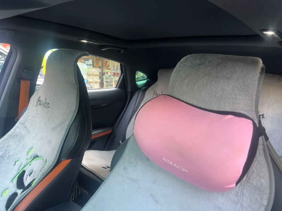 2023 ChangAn UNI-V 1.5T 188HP L4 7DCT,autocango,china used car exporter,china ev exporter,chinese used car exporter,chinese used ev exporter