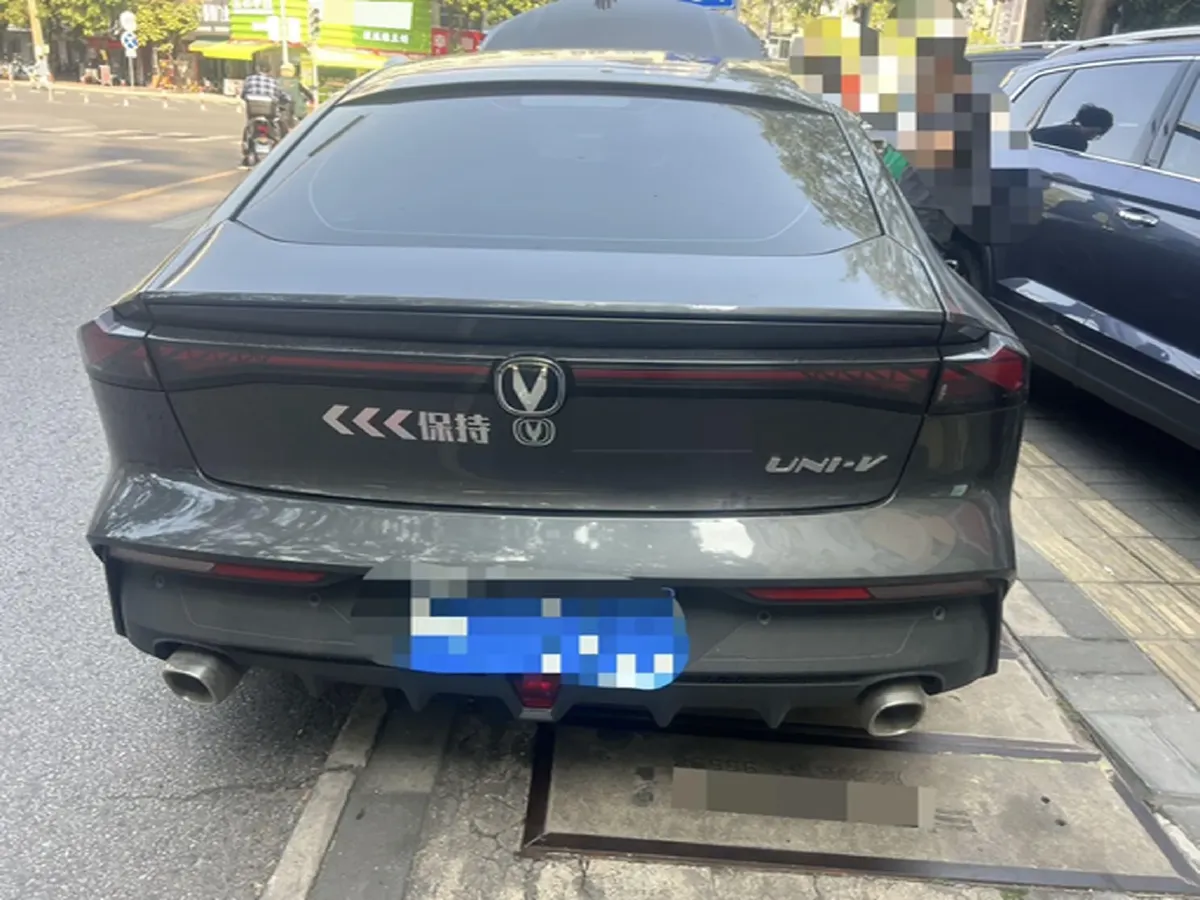 2023 ChangAn UNI-V 1.5T 188HP L4 7DCT,autocango,china used car exporter,china ev exporter,chinese used car exporter,chinese used ev exporter