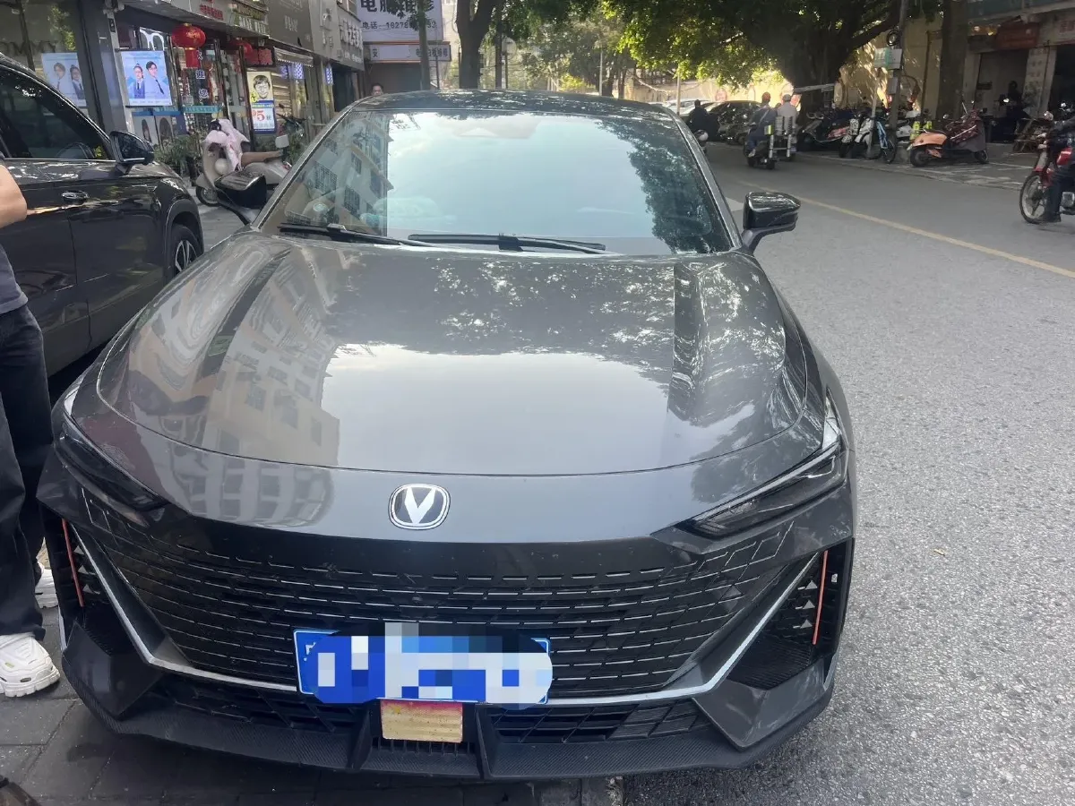 2023 ChangAn UNI-V 1.5T 188HP L4 7DCT,autocango,china used car exporter,china ev exporter,chinese used car exporter,chinese used ev exporter