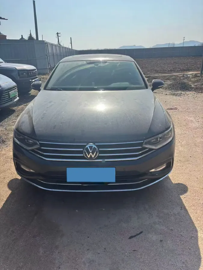 2020 Volkswagen Magotan 2.0T 186HP L4 7DCT,autocango,china used car exporter,china ev exporter,chinese used car exporter,chinese used ev exporter