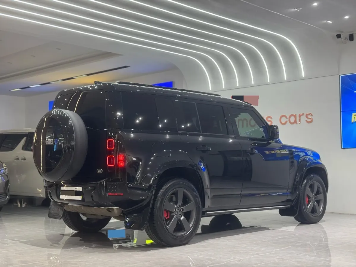 2025 Land Rover Defender 3.0T 400HP L6 8AT,autocango,china used car exporter,china ev exporter,chinese used car exporter,chinese used ev exporter
