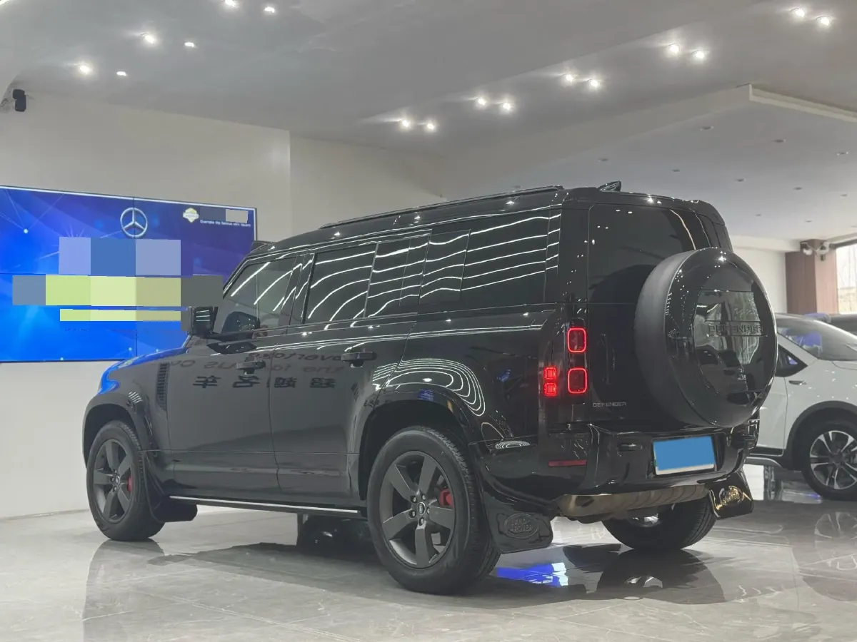 2025 Land Rover Defender 3.0T 400HP L6 8AT,autocango,china used car exporter,china ev exporter,chinese used car exporter,chinese used ev exporter