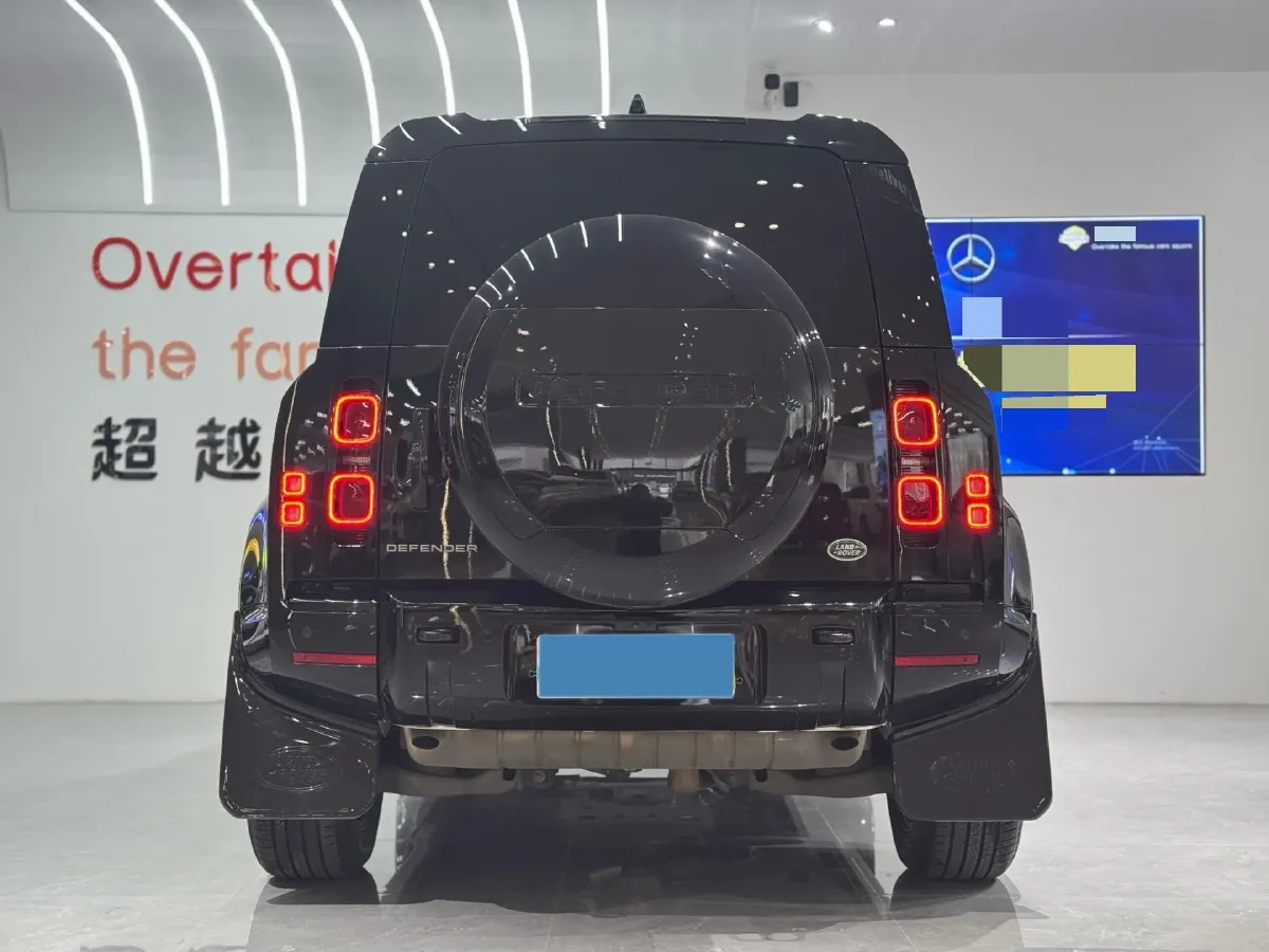 2025 Land Rover Defender 3.0T 400HP L6 8AT,autocango,china used car exporter,china ev exporter,chinese used car exporter,chinese used ev exporter